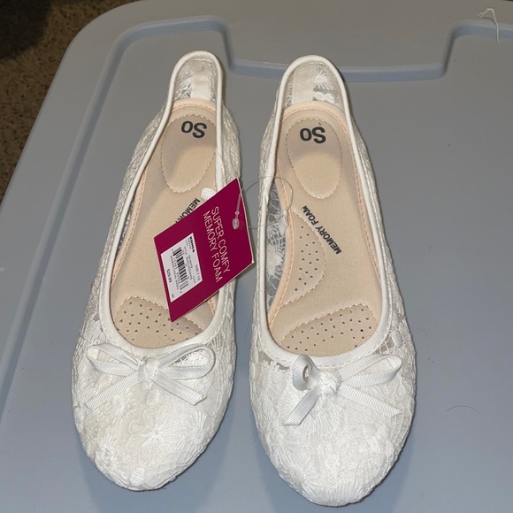 SO from Kohl’s white lacy flats NWT - Picture 1 of 4